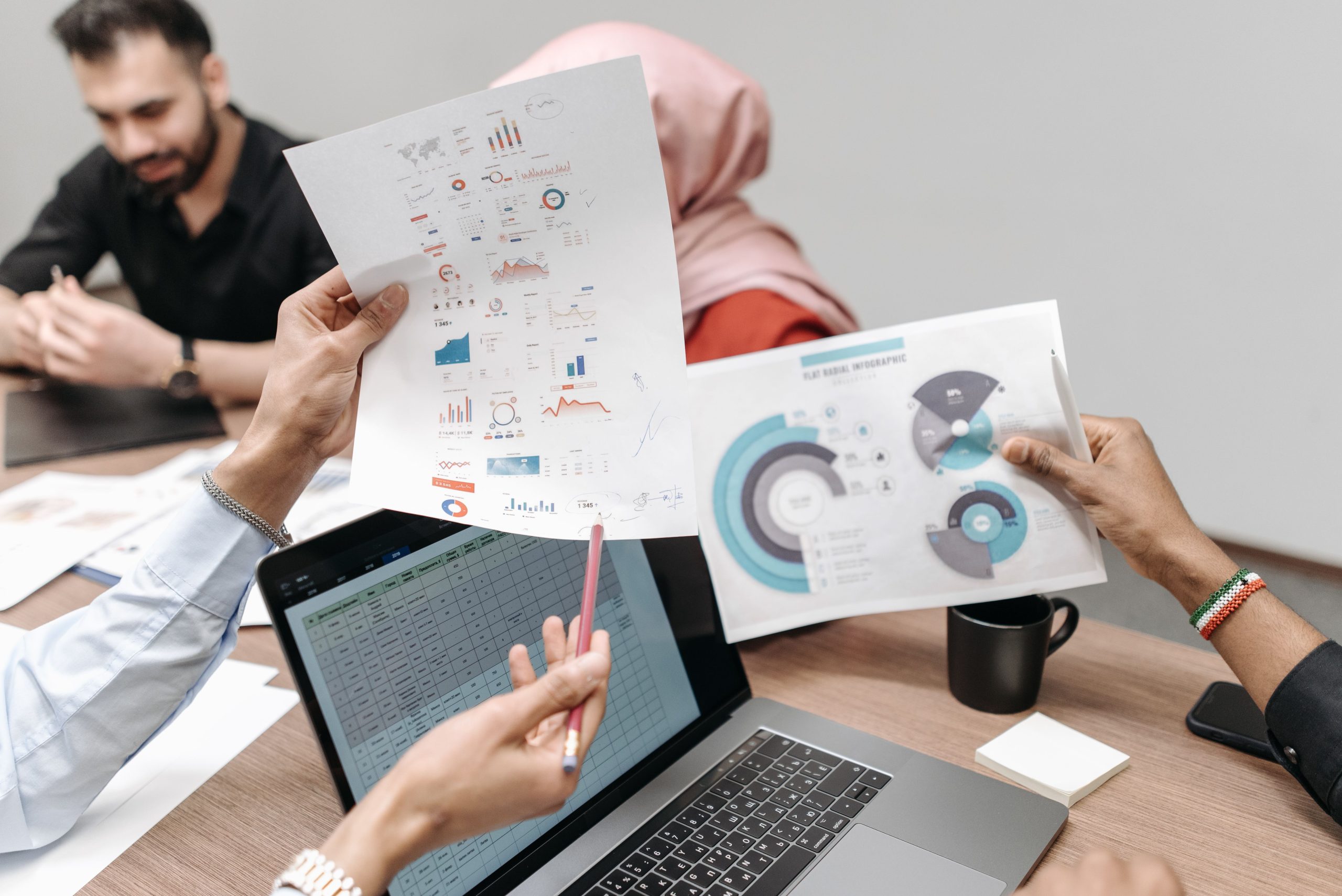 Data Analysis and Visualization Techniques in Organizations and Businesses